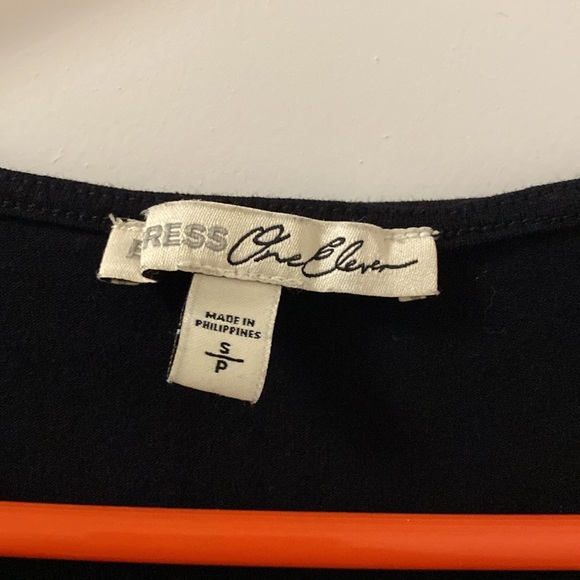 Express V line bodysuit - Picture 3 of 5